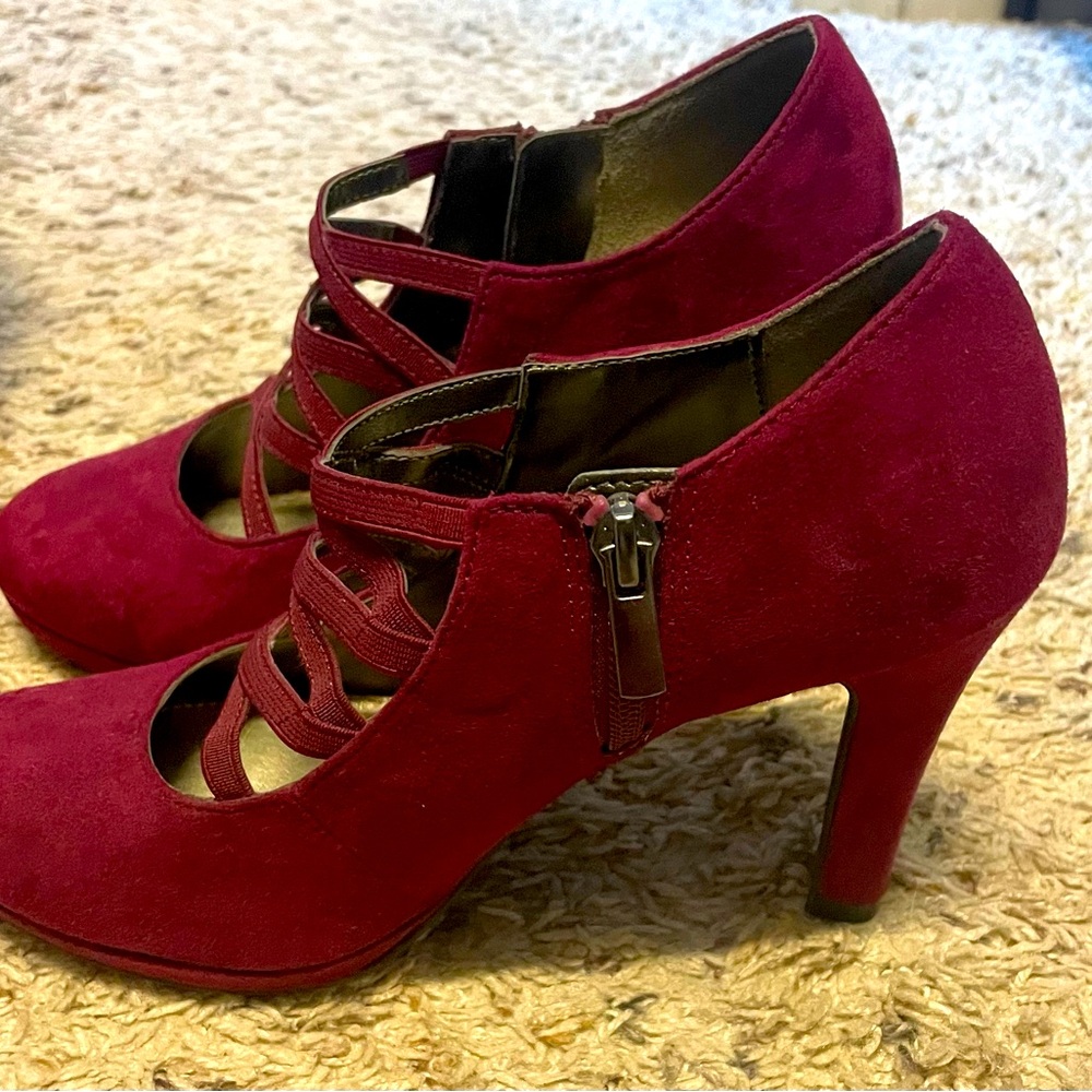 Maroon ballet style heels